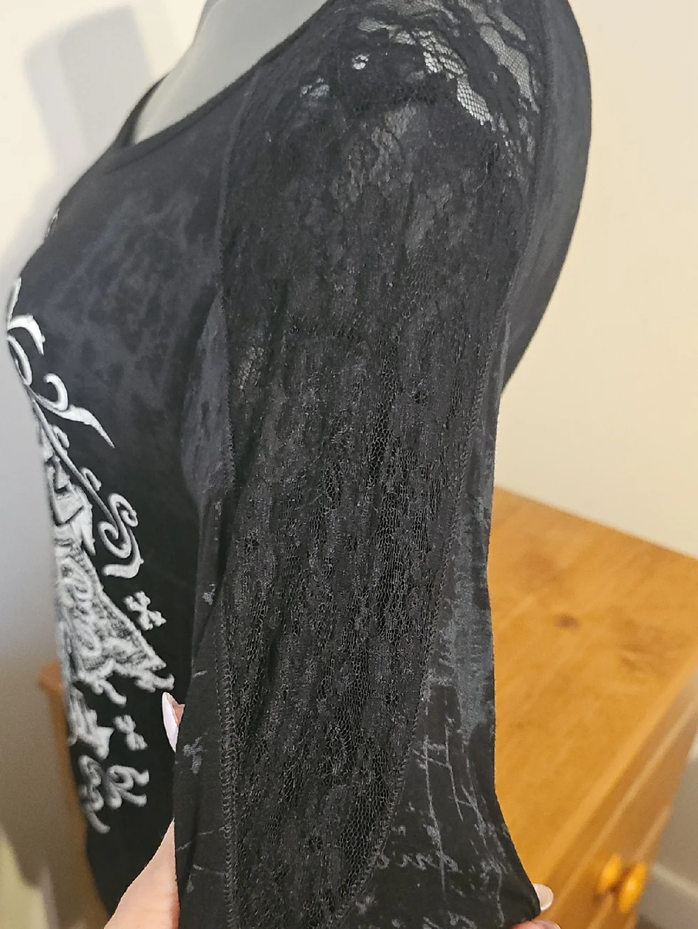 Affliction Women's Black Long-Sleeve Graphic Top - Live Fast Cross - Picture 4 of 5